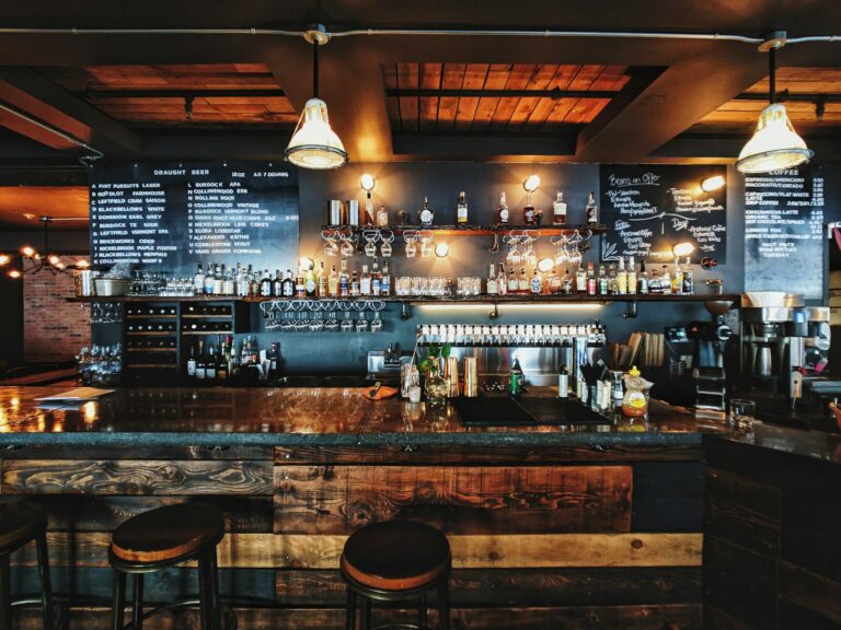 Cairns Nightlife For Backpackers: Backpacker Guide