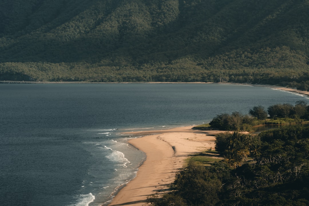 Innisfail Backpacker Guide: Complete Backpacker Guide - Backpacker Guide Cairns Australia
