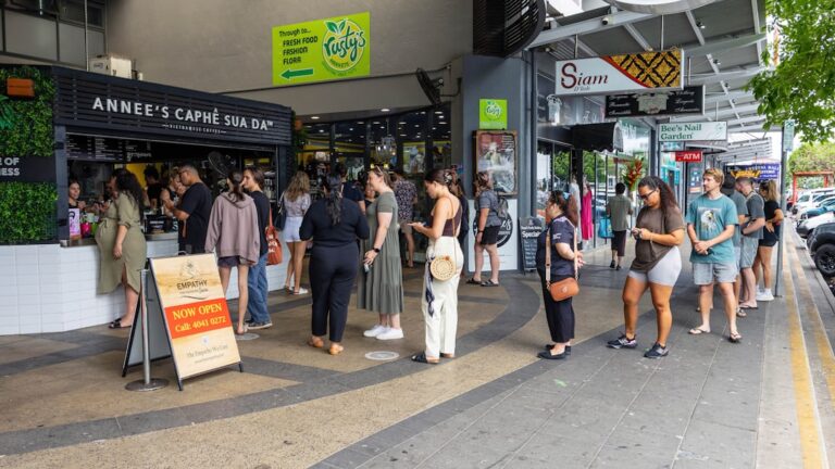 Rent Apartment Cairns Foreigners: Complete Backpacker Guide - Backpacker Guide Cairns Australia